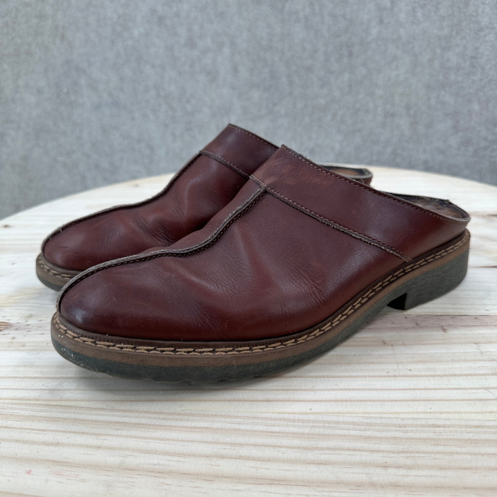 Kenneth Cole Reaction Brown Leather Mules Center Seam Clogs Womens 9.5 Mens 8